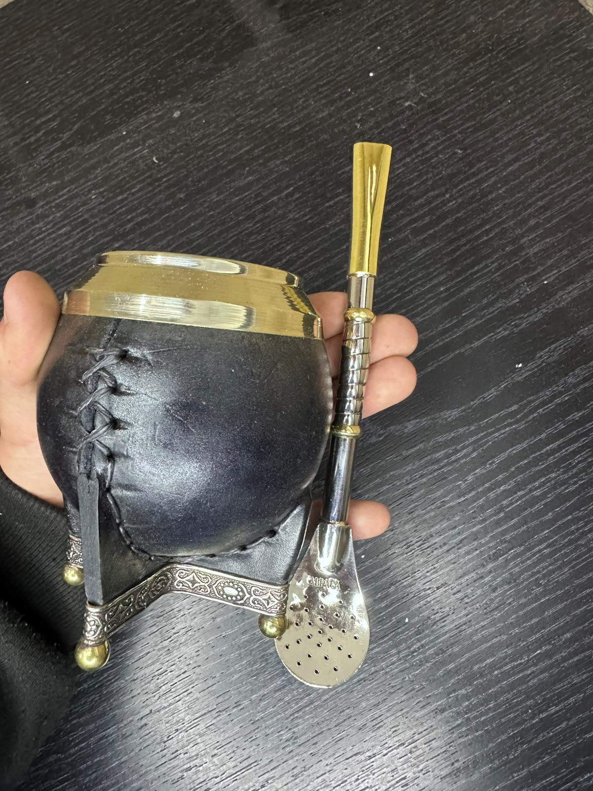 Torpedo Liso c/Base y Botitas Negro + Bombillon Diseño Fino